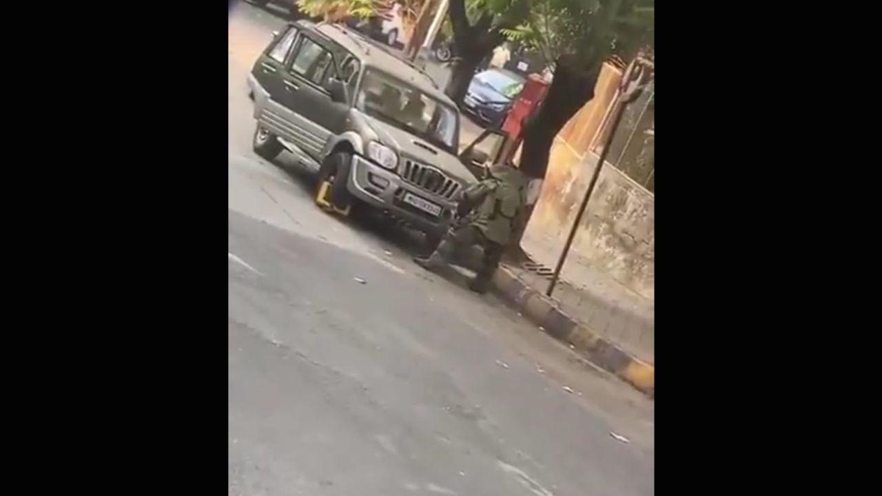 Mumbai: Abandoned car with gelatin sticks found near Mukesh Ambani's residence