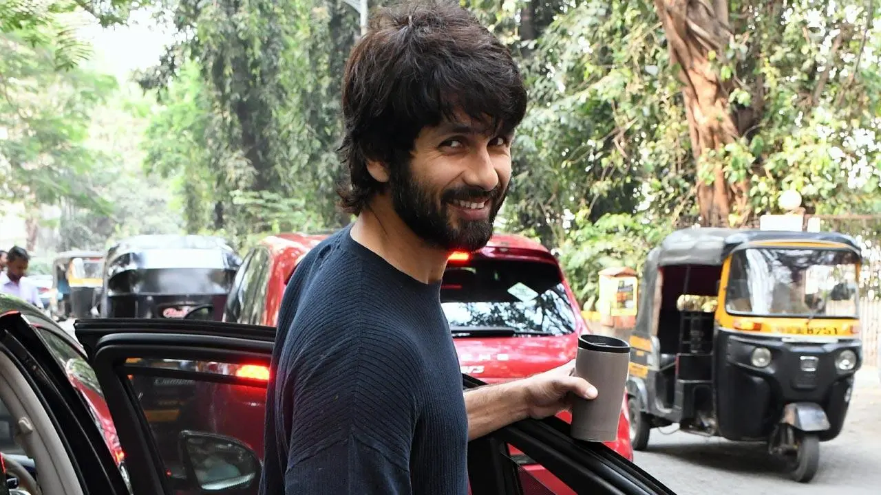 Shahid Kapoor exudes laid back vibes over weekend in latest Instagram post