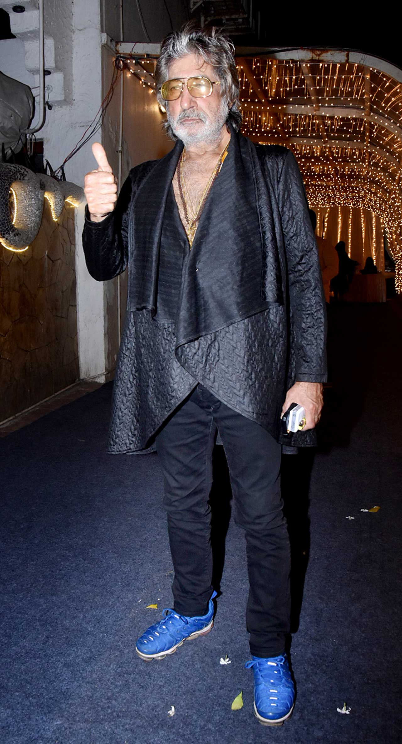 Shakti Kapoor gave the paparazzi a thumbs up as he attended the wedding ceremony hosted in Juhu, Mumbai. On the work front, Shakti was last seen in Malayalam film Lucifer.