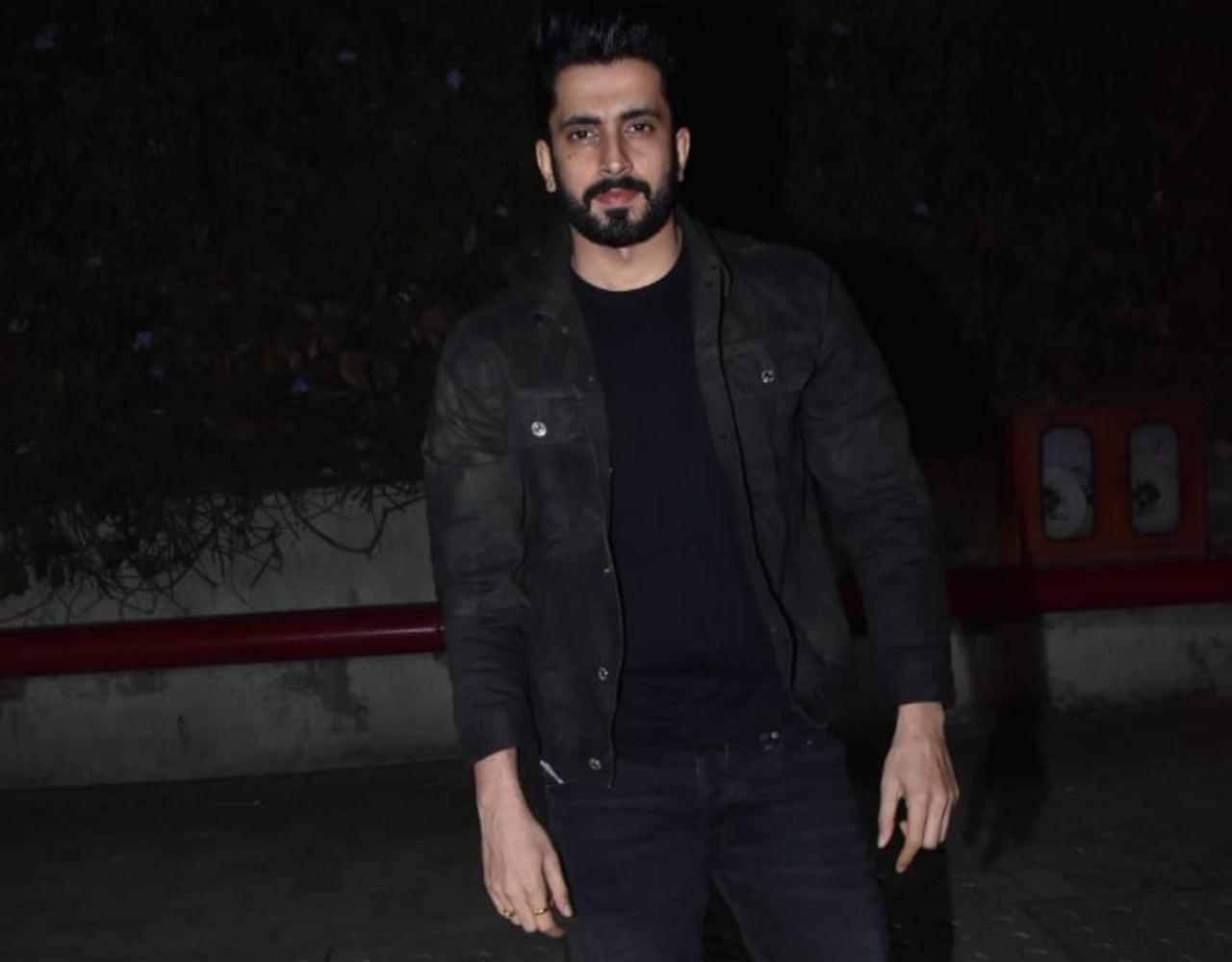 Sunny Singh looked handsome in his black t-shirt, jacket and denims. On the work front, The Sonu Ke Titu Ki Sweety star was last seen in 2020-film Jai Mummy Di.