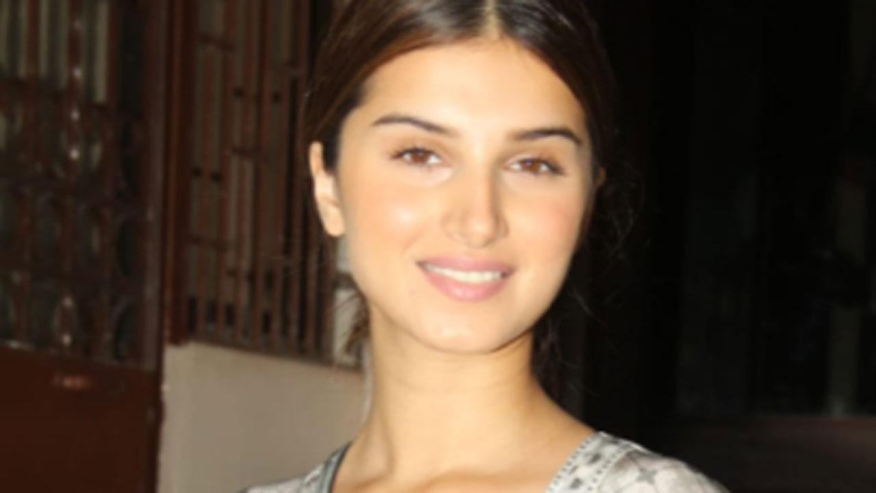 Tara Sutaria's beach pic is oh-so dreamy!