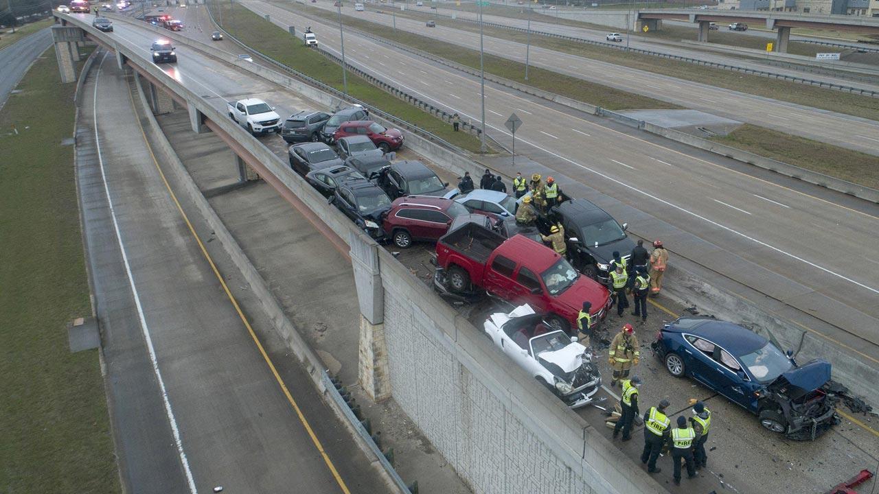 Six killed in 130-vehicle pileup on icy Texas interstate