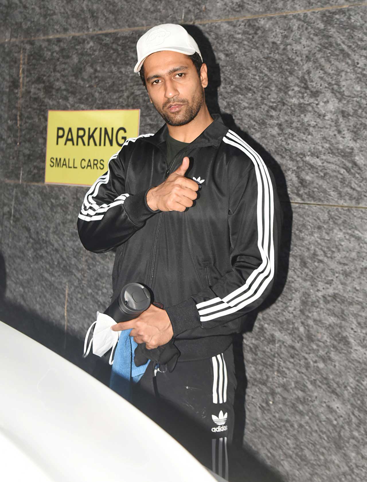 Vicky Kaushal, the Sardar Udham Singh actor, was clicked at his gym in Bandra, Mumbai.