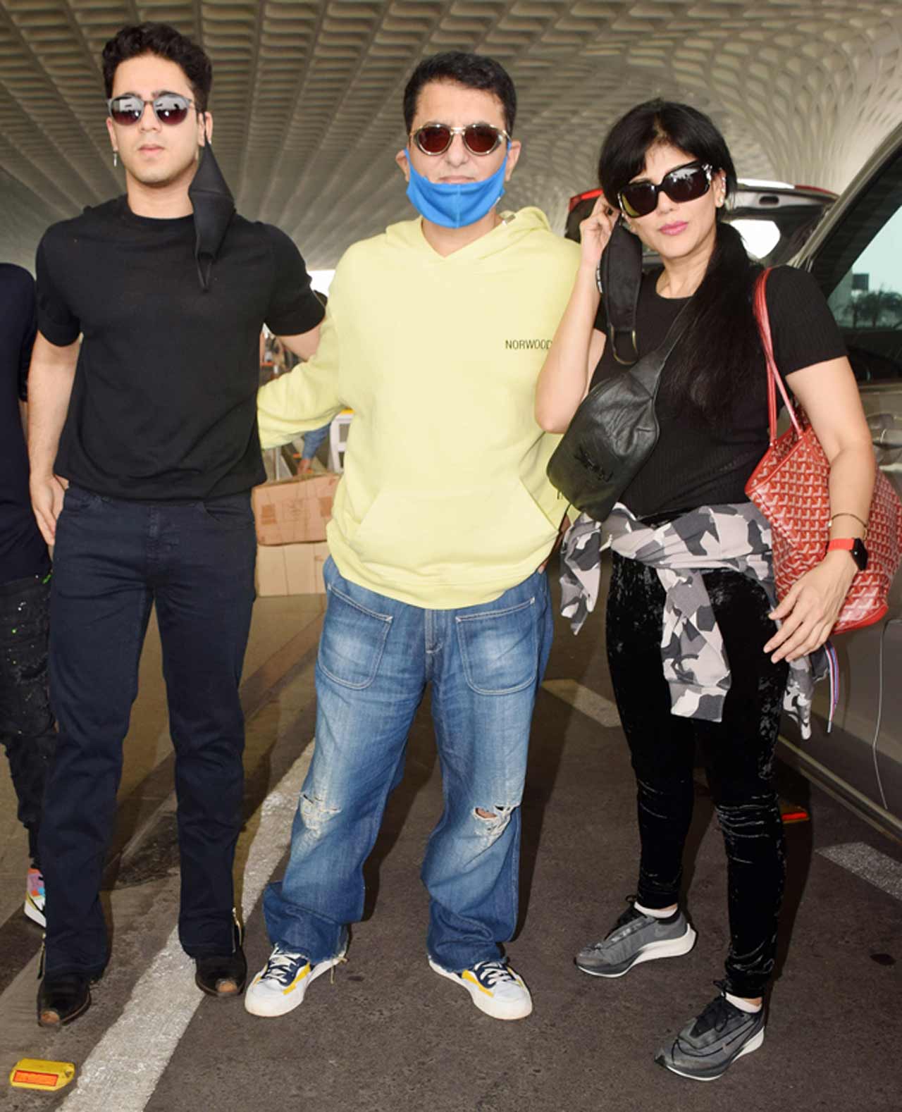 Bachchan Pandey is an upcoming action-comedy film directed by Farhad Samji and is produced by Sajid Nadiadwala.
In picture: Sajid Nadiadwala with Wardha Nadiadwala at the Mumbai airport.