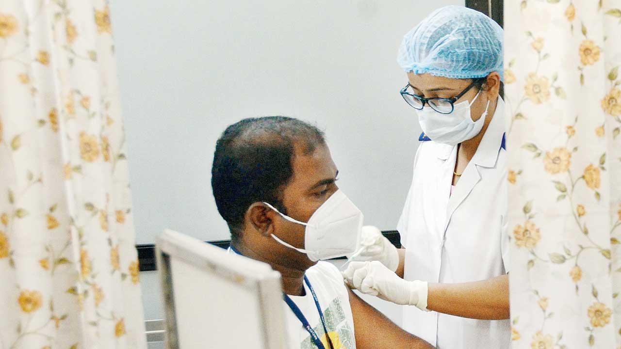 Mumbai: CoWIN crashes again but BMC meets 72 per cent of its target on Friday