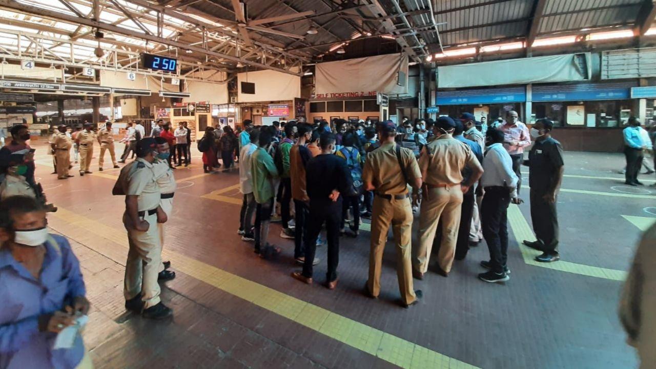 mumbai-central-railway-announcer-attempts-suicide-over-non-payment-of