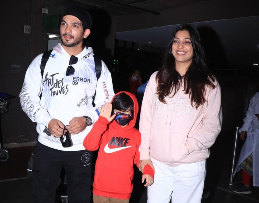 Television actor Arjun Bijlani and family were also clicked at the Mumbai airport. Arjun was last seen in ZEE5's State of Siege: 26/11.
