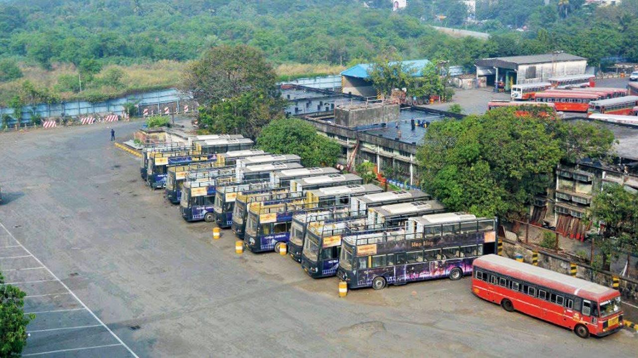 Mumbai: Eleven AC double-decker buses rotting in corner of Santacruz depot for over 2 years