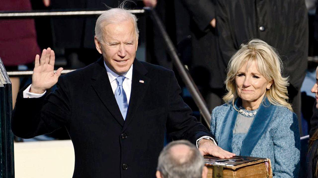 Joe Biden and Kamala Harris sworn in