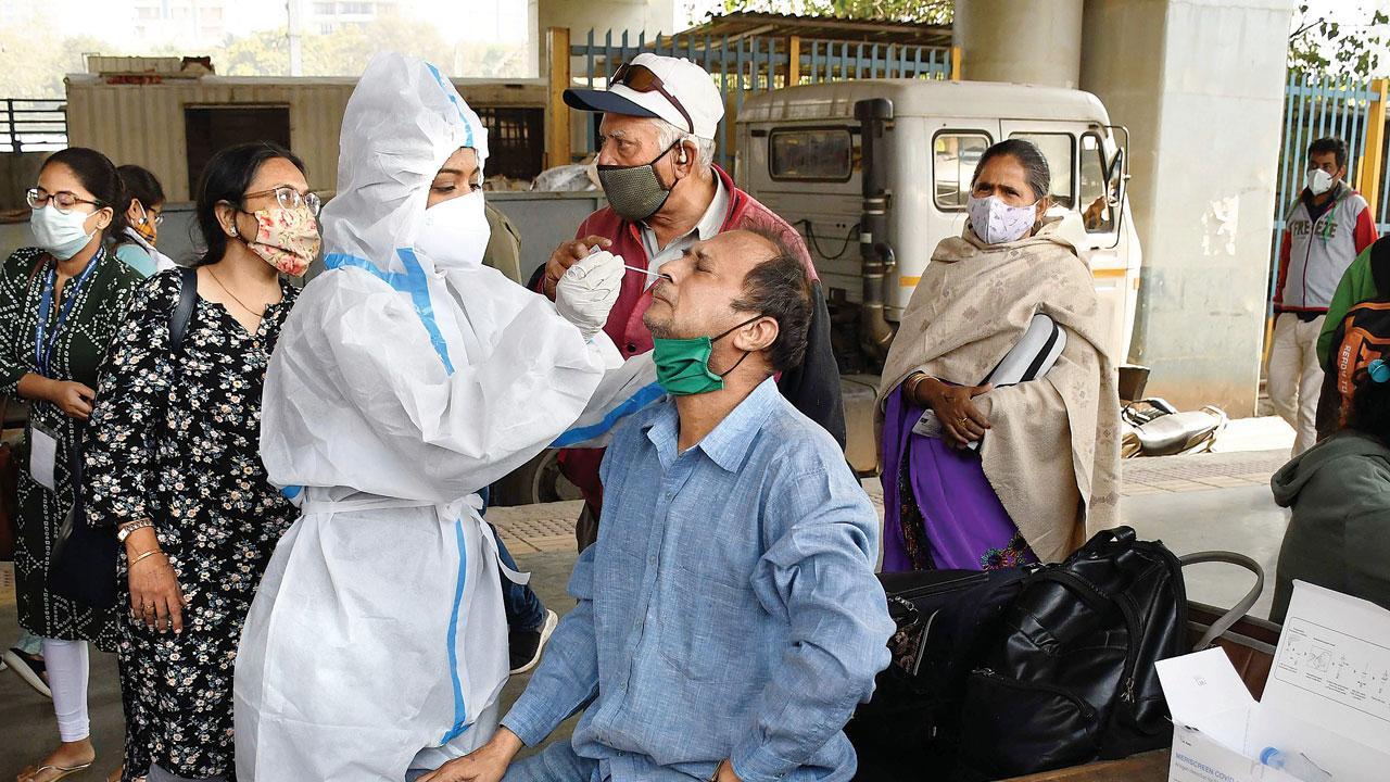 COVID-19: 435 new cases in Mumbai, over 2,100 in Maharashtra