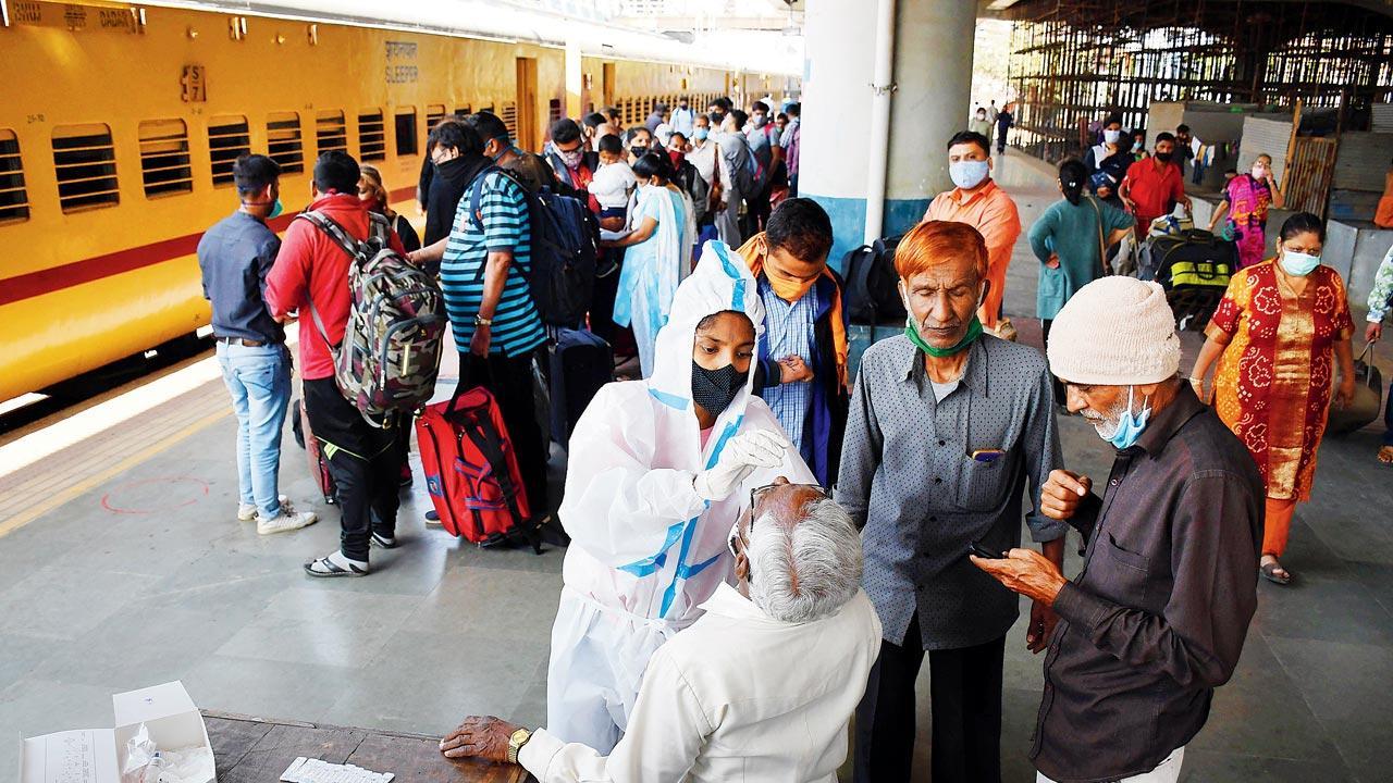 COVID-19: Maharashtra sees less than 3,000 fresh infections, Mumbai 479