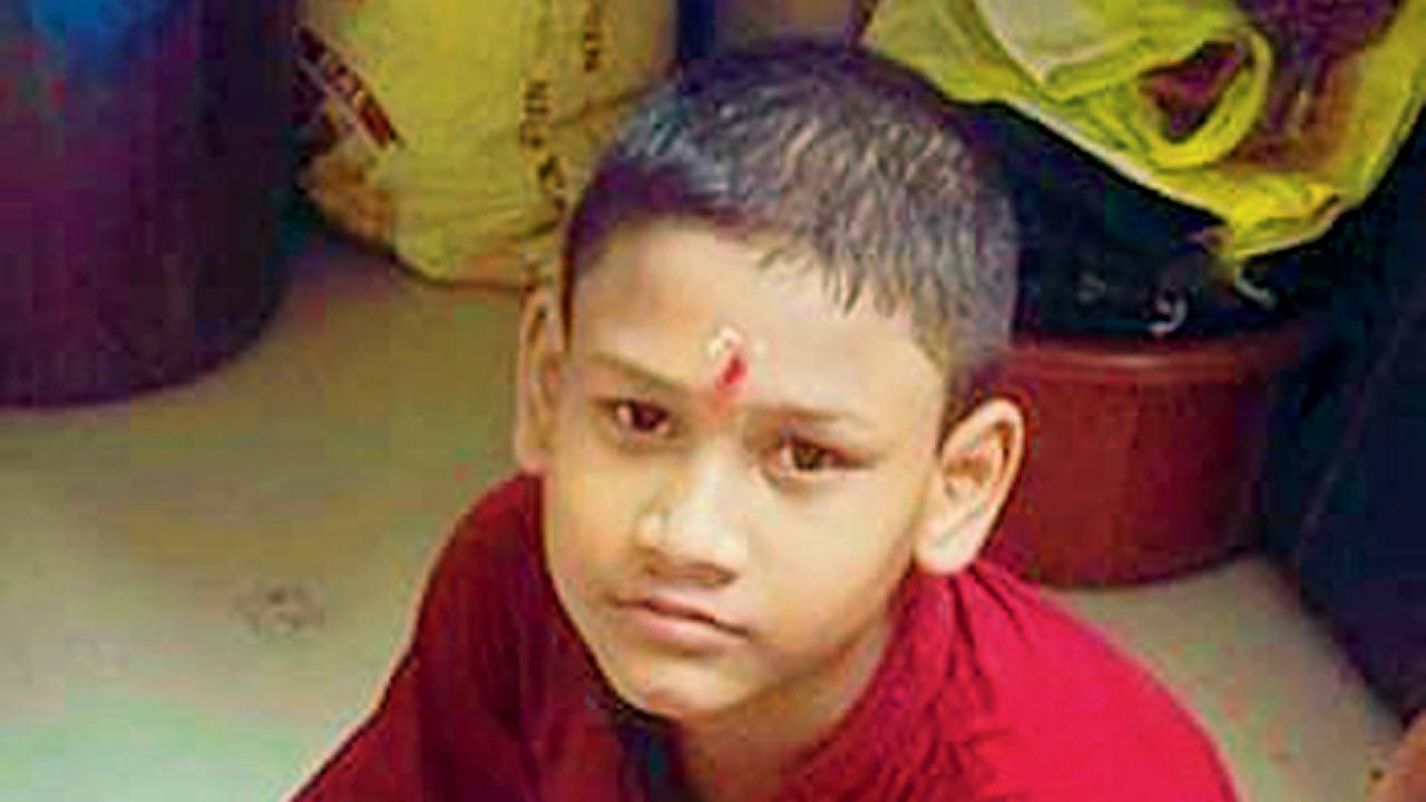 Mumbai: Kandivli boy chases kite, chokes to death in buffalo dung pit