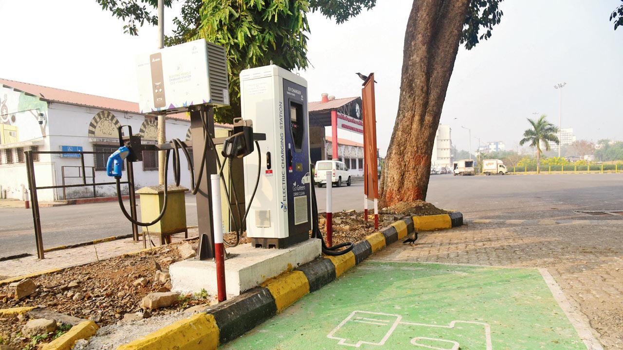 Mumbai: Central Railway's green initiative will charge you up