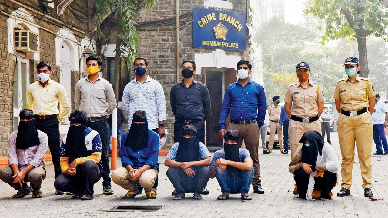 Gang of six led by IT engineer dupes scores via fake sites