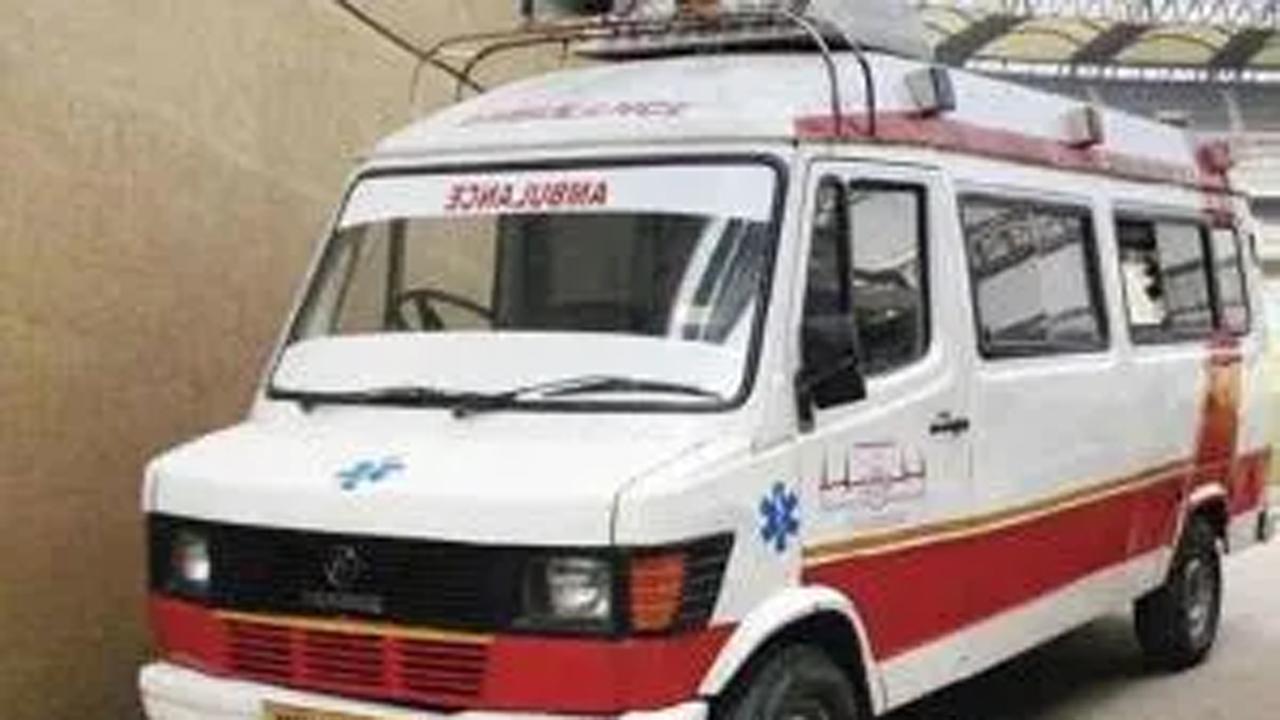 Drunken thieves decamp with ambulance in Gujarat; nabbed