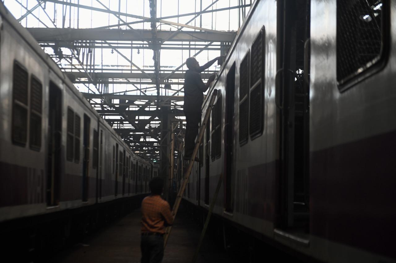 It must be noted that the operations of Mumbai local train services were shut for passengers on March 22, 2020, for almost ten months due to the spread of COVID-19 and the lockdown period that followed after.