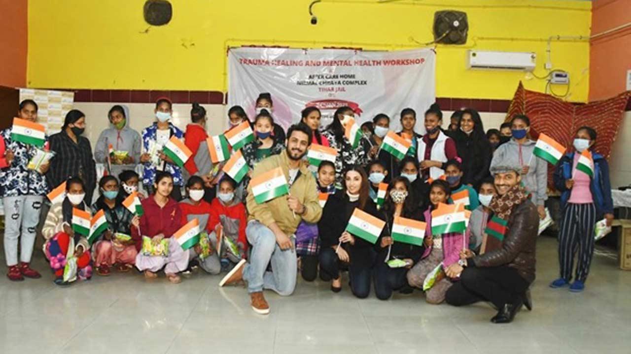 Trauma healing and mental health workshop by Kartik Naidu at Tihar jail complex on eve of Republic Day