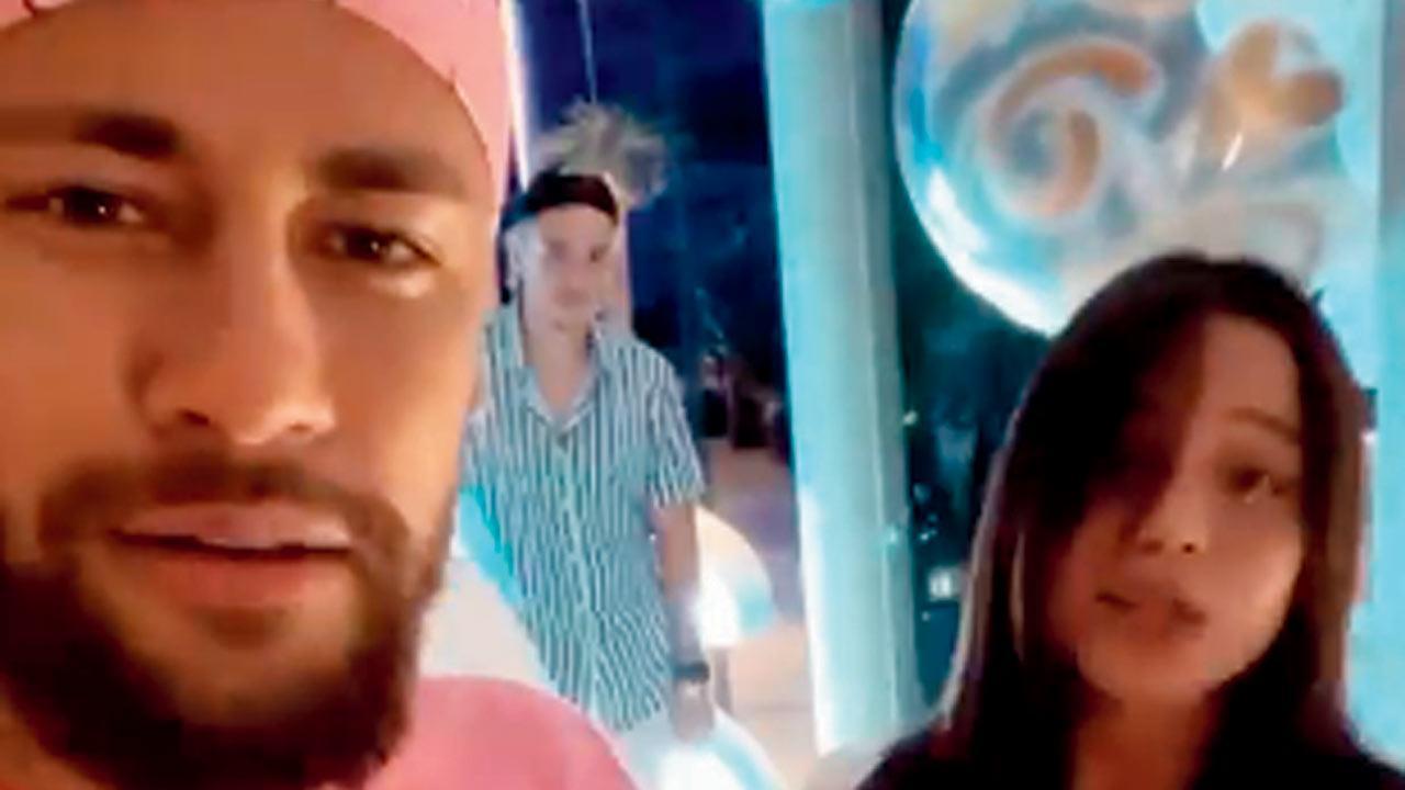500-guest New Year party? Neymar enjoys 'low-key dinner' with family, friends
