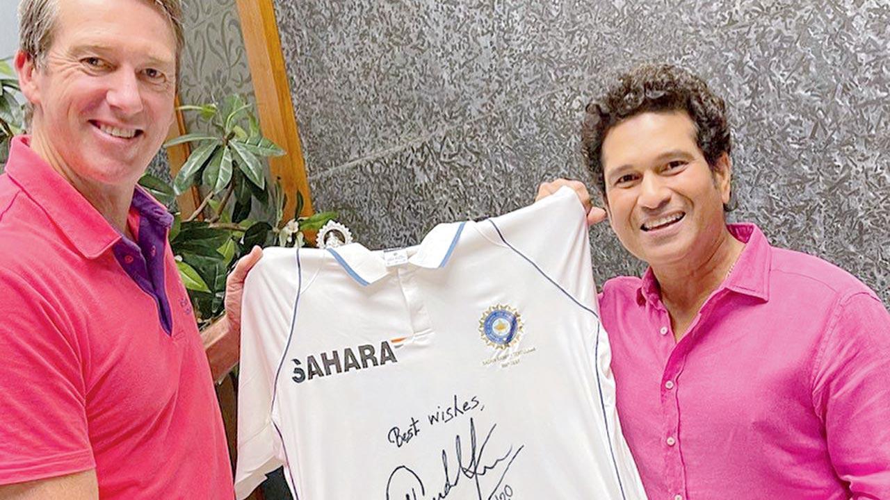 Sachin Tendulkar lends support to Glenn McGrath's breast cancer initiative