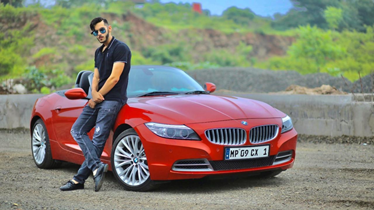 Sanskar Daryani: Popular Car Reviewer and his Experiments with Fashion Blogging