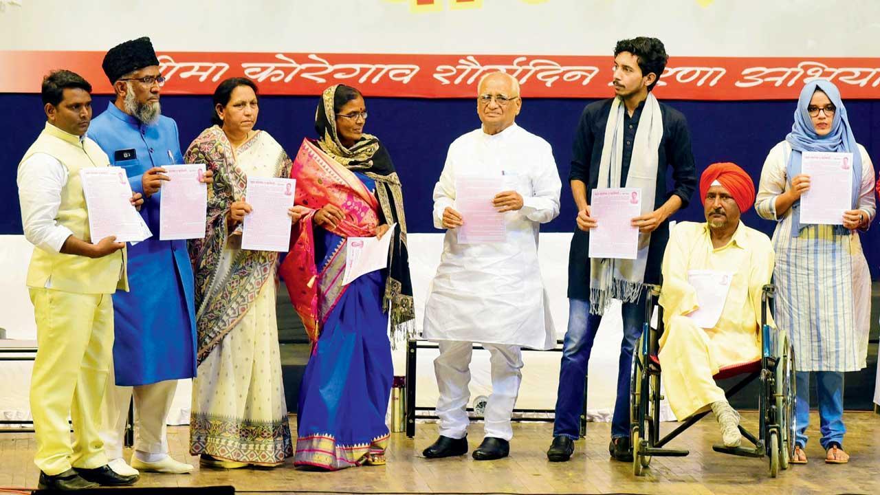 Pune: Elgar Parishad inaugurated with the tearing of Centre's farm bills