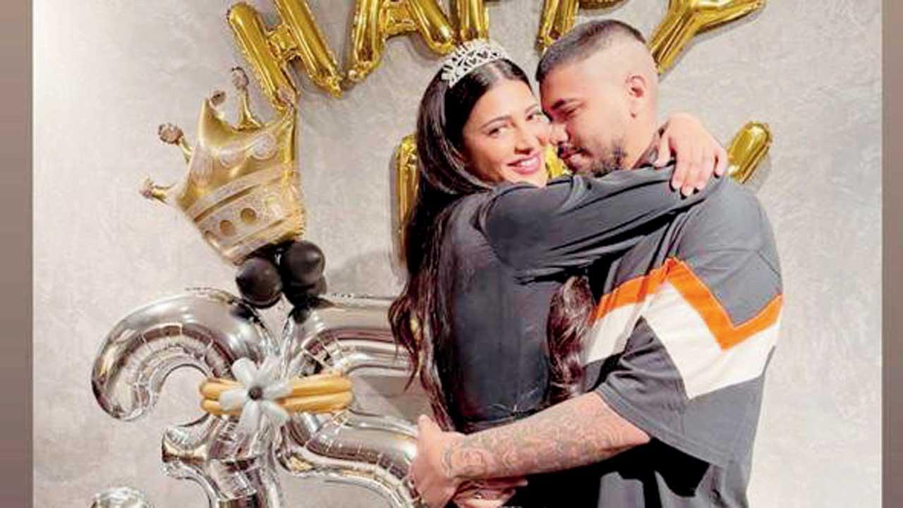 In love again! Is Shruti Haasan dating doodle artist Santanu Hazarika?