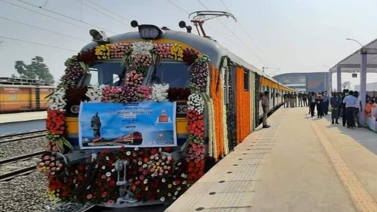 Train to World's tallest statue at Kevadiya, Gujarat