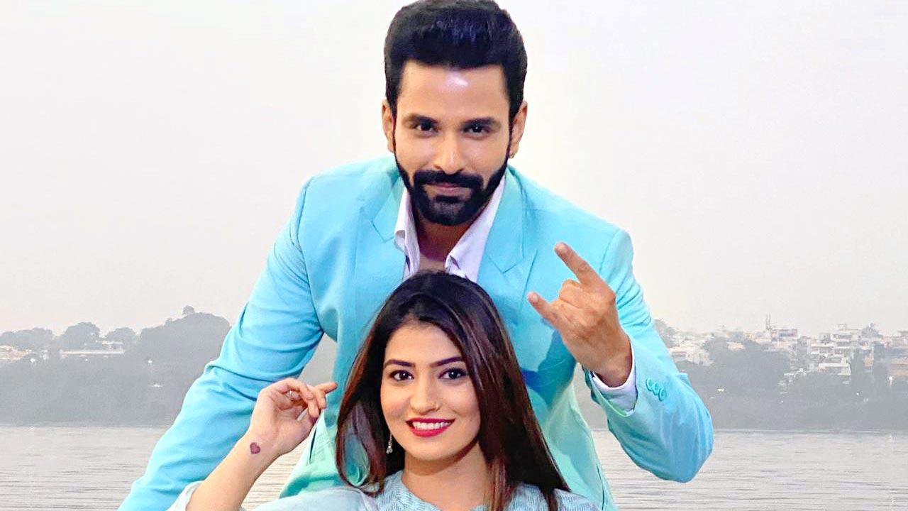 Subuhii Joshii makes web debut; Similarities between Zaan Khan and Anil Kapoor 