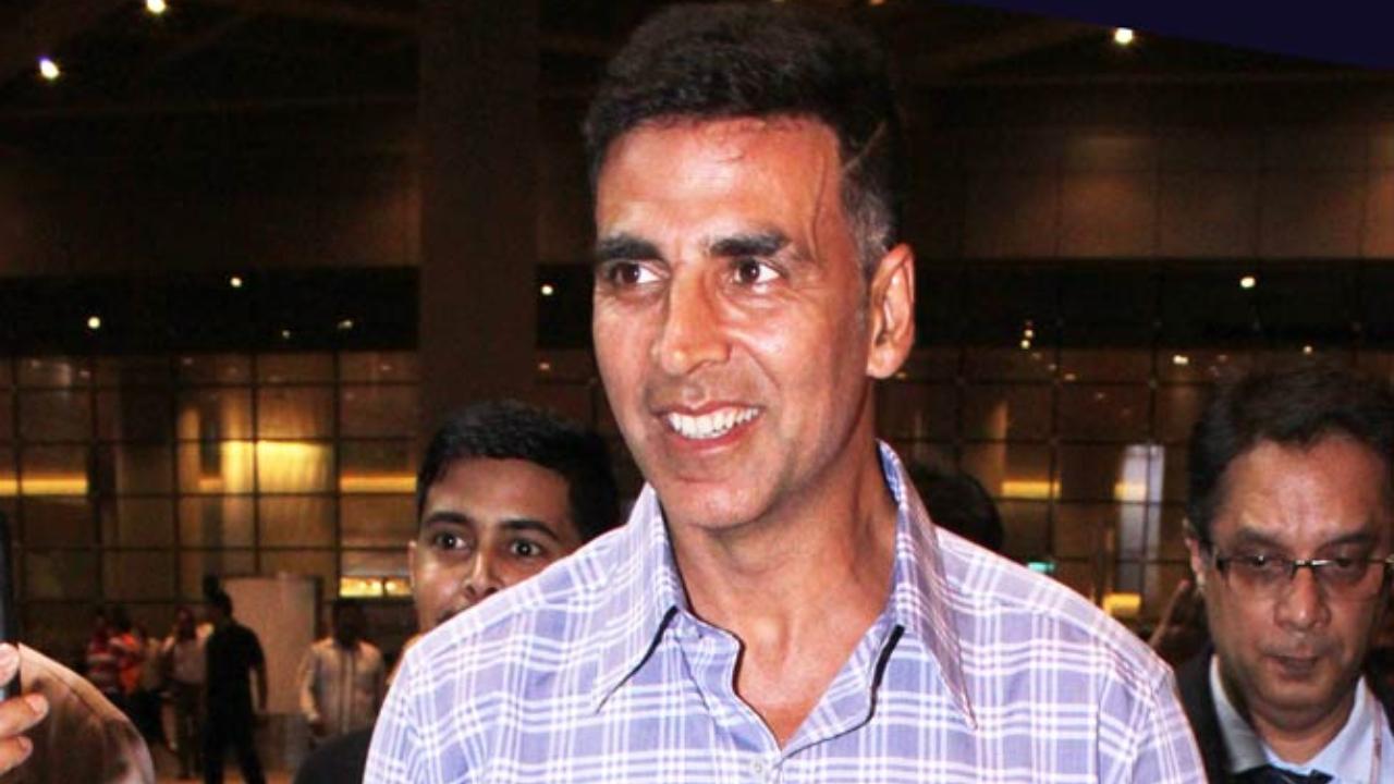 Akshay Kumar has cracked the '25 din mein paisa double' scheme; shares picture