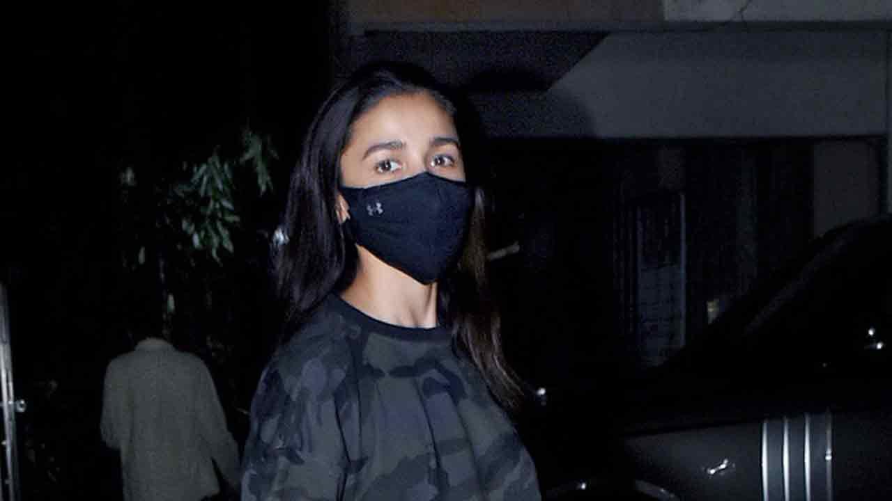 'Goodbye, My Angel' : Alia Bhatt Bids Adieu To Her Pet Cat