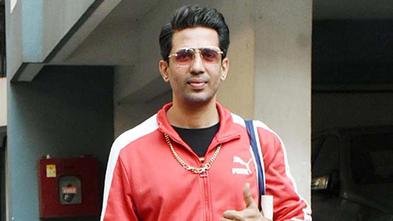 Gulshan Devaiah feels Bollywood stars are at the front row of 'showing off'