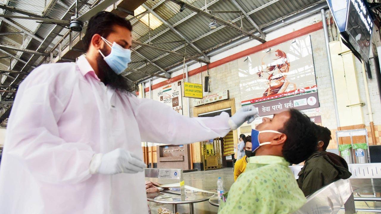 COVID-19: Mumbai records 3 deaths again, Maharashtra sees 2,765 new cases