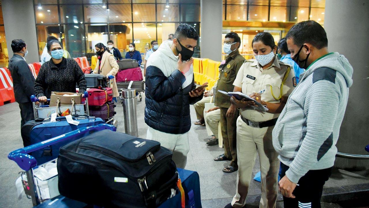 Maharashtra: As some evade quarantine, CM wants Centre to isolate international fliers everywhere