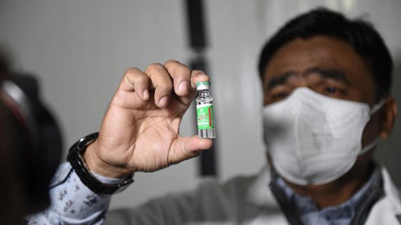 Once COVID-19 vaccine vial opened, it needs to be used fully within 4 hours: Doctors