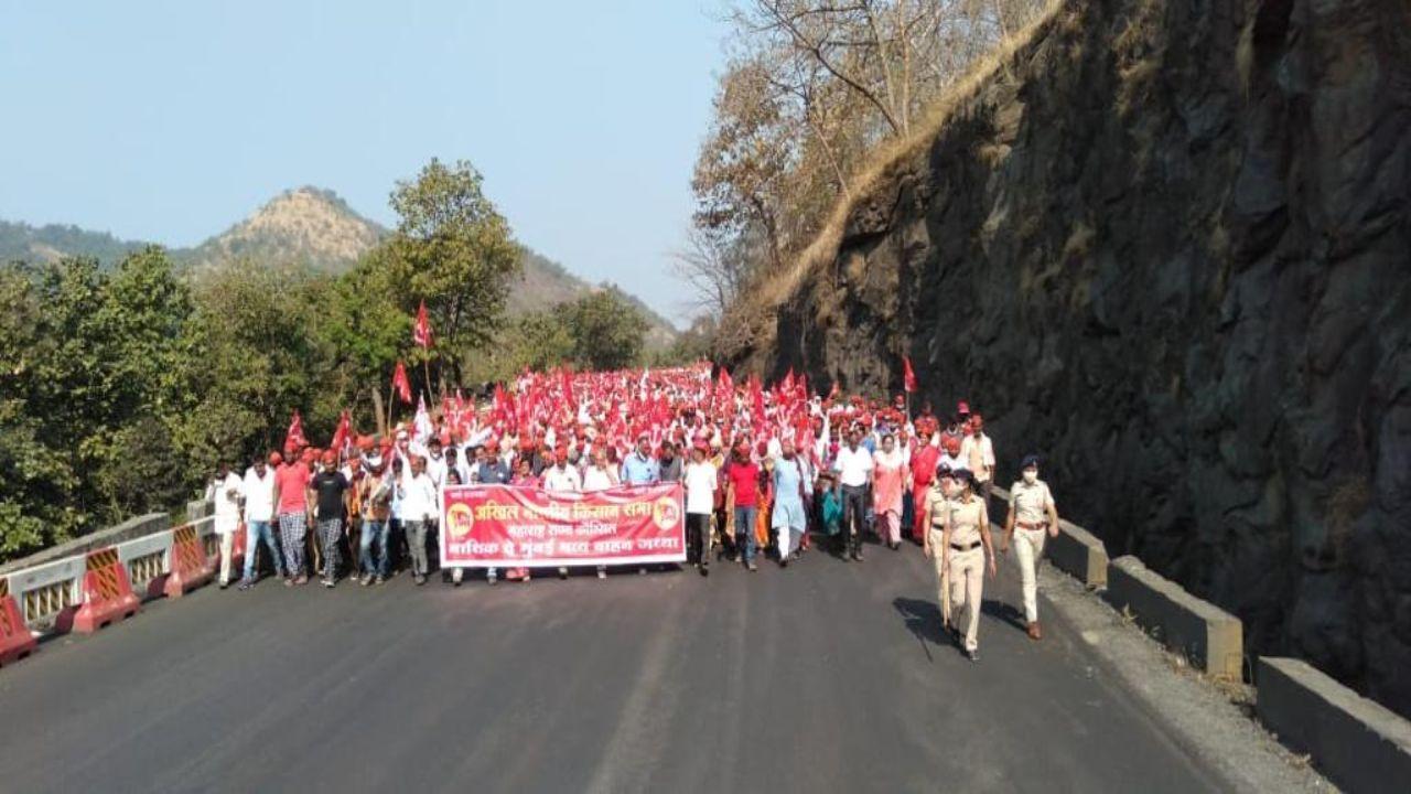 Farmers Protest: Thousands of farmers reach Mumbai's Azad Maidan
