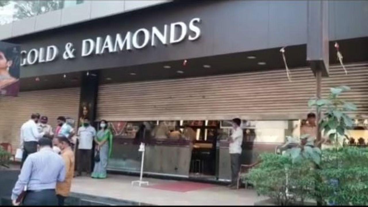 Mumbai Crime: 4 miscreants loot Mira Road jewellery shop at gunpoint