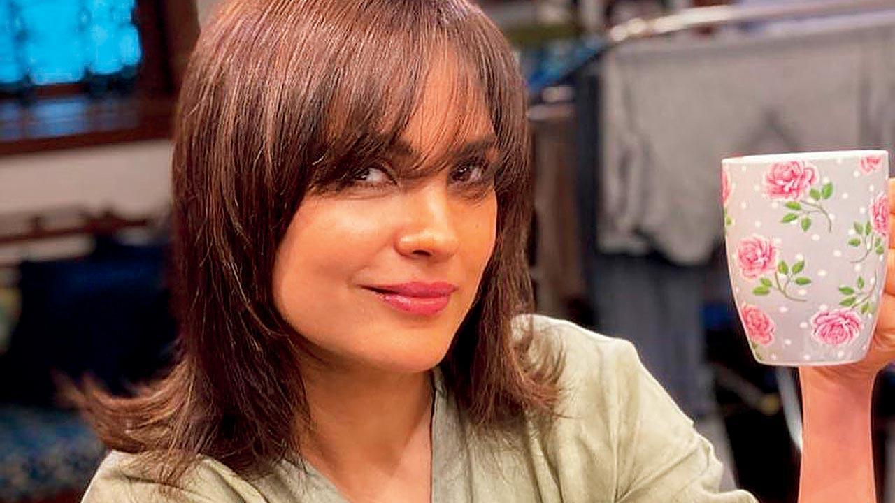 Lara Dutta turns her regular blow-dry appointment into a new look!