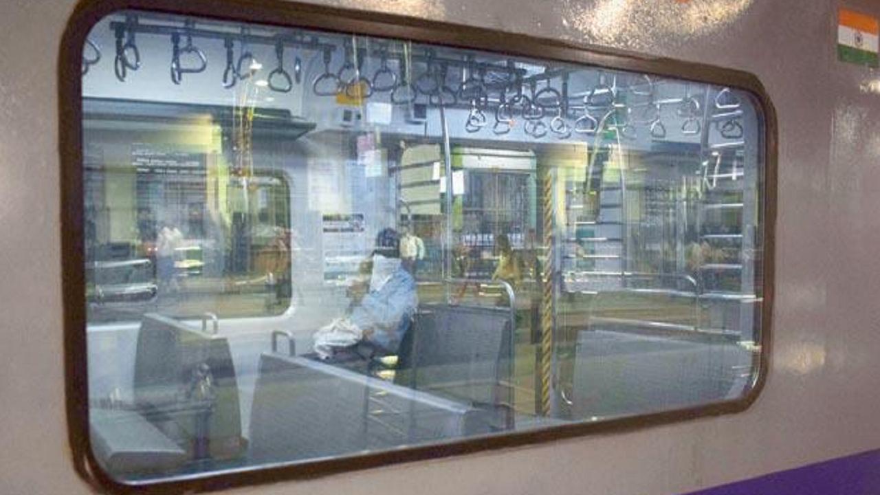 Mumbai Crime: Man molests woman in local train, throws her out of compartment