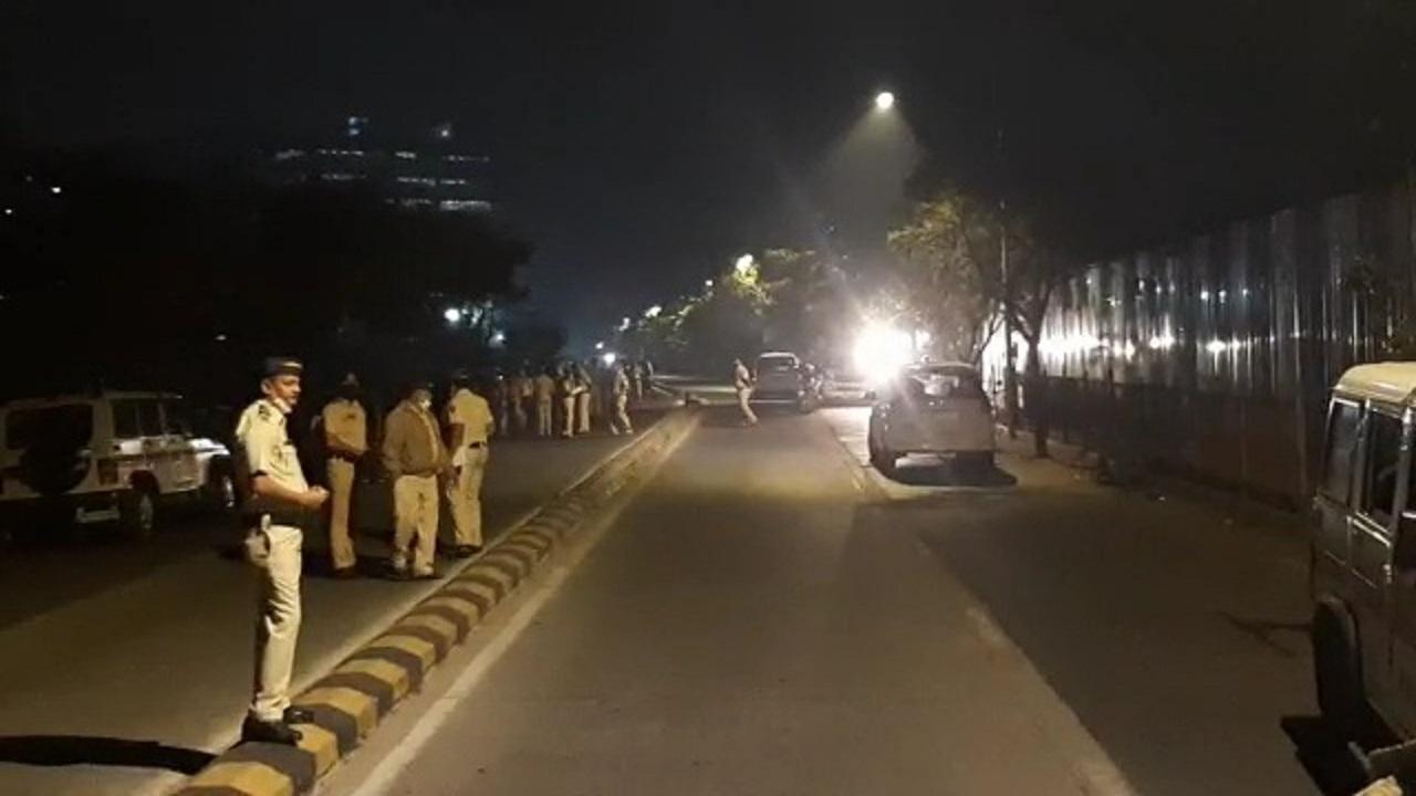 Mumbai: Man shoots woman dead, turns gun on himself in Malad