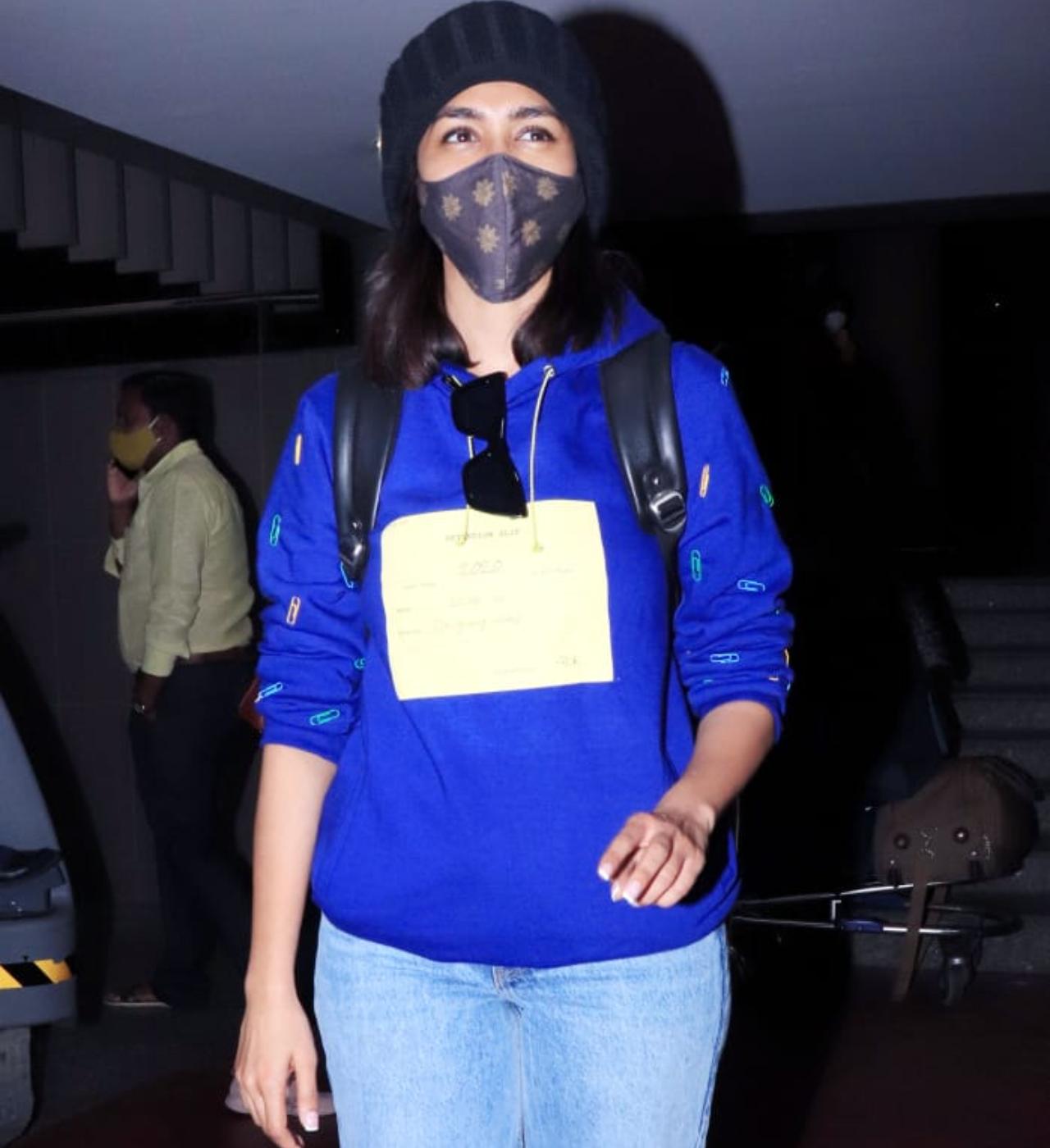 On the film front, Mrunal has around five movies lined up in 2021. Her roster this year includes the cricket drama Jersey opposite Shahid Kapoor, and the boxing flick Toofan co-starring Farhan Akhtar. She also has the comedy Aankh Micholi with Abhimanyu Dasani, besides a couple of projects that are to be officially announced. The actress will begin shooting for a couple of these projects through January and February. On the film front, Mrunal has around five movies lined up in 2021. Her roster this year includes the cricket drama Jersey opposite Shahid Kapoor, and the boxing flick Toofan co-starring Farhan Akhtar. She also has the comedy Aankh Micholi with Abhimanyu Dasani, besides a couple of projects that are to be officially announced. The actress will begin shooting for a couple of these projects through January and February.
