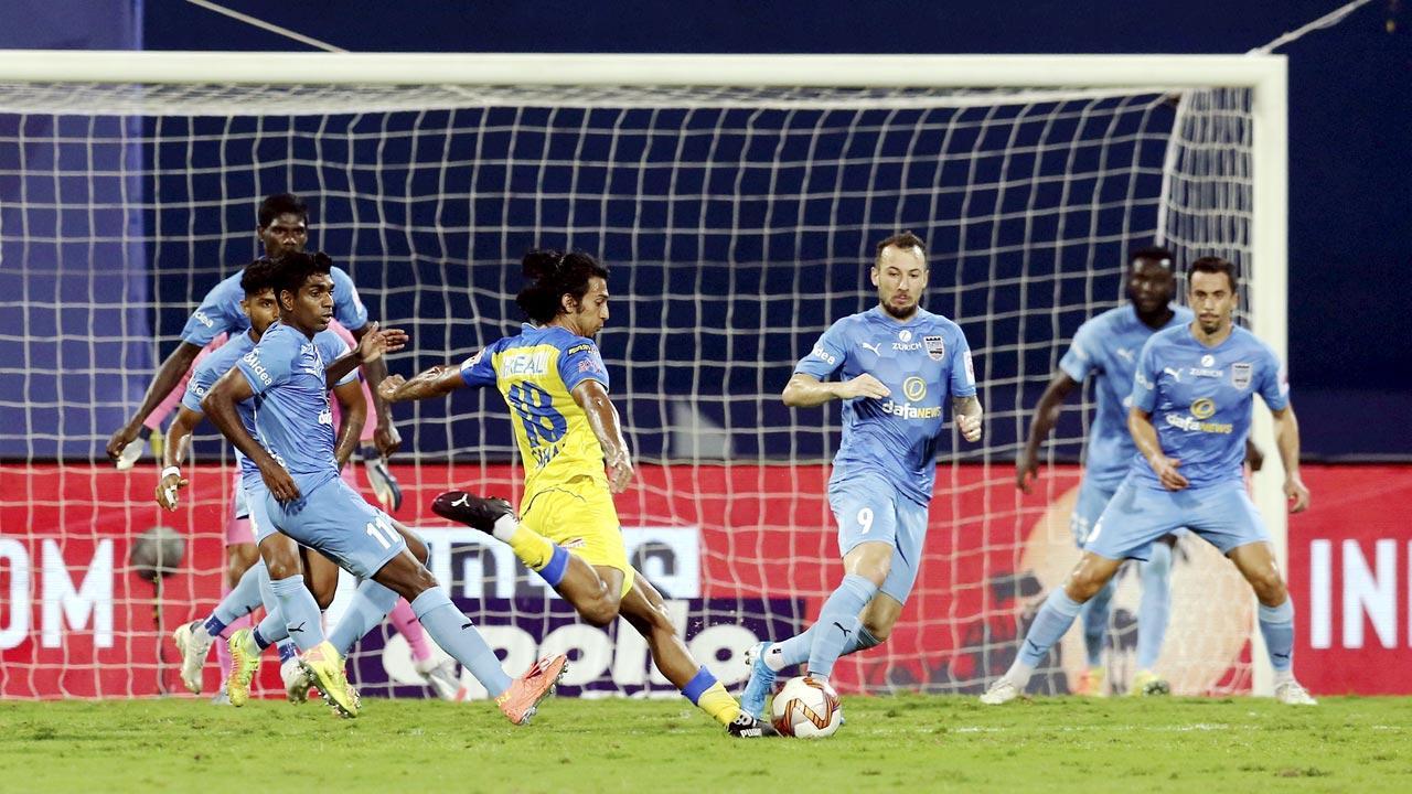 ISL: Mumbai City FC reclaim top spot
