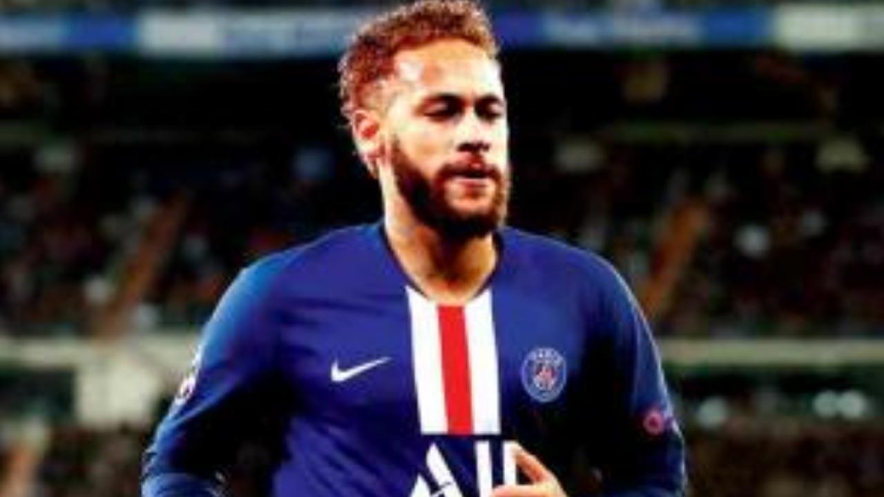 Paris St Germain's Neymar resumes training after injury