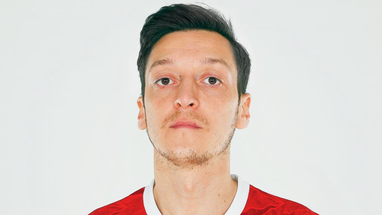 Arsenal star Mesut Ozil nears deal with Fenerbahce