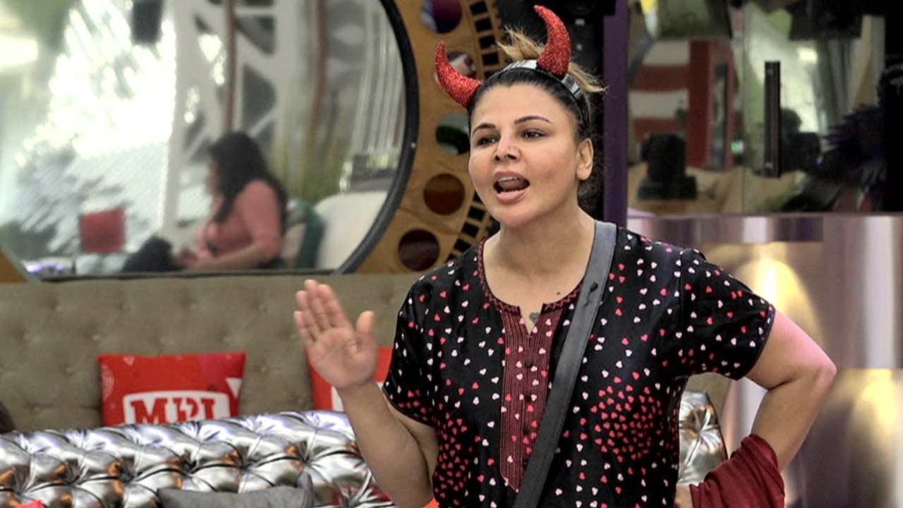 Bigg Boss 14: Arshi Khan blocks the toilet; Rakhi Sawant pees in pants and asks Rubina to not tell