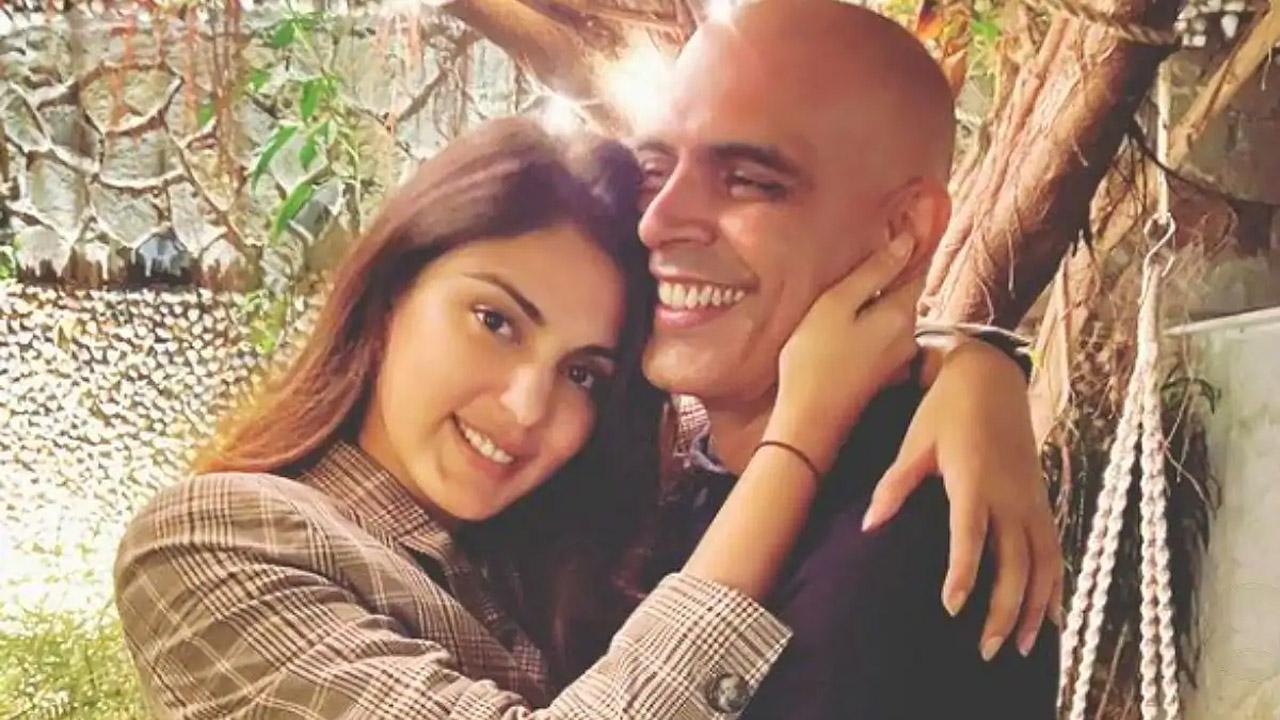 Anusha Dandekar’s birthday bash inside Photos: Rhea Chakraborty's picture with Rajiv Lakshman goes viral