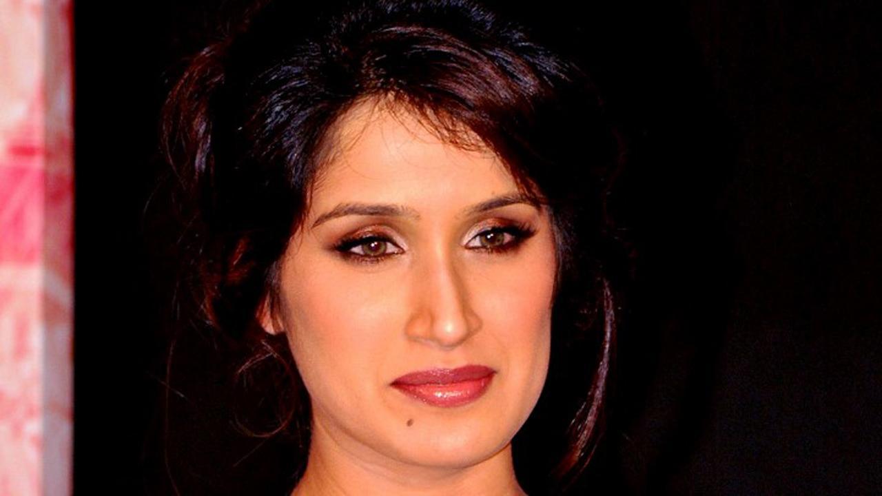 Sagarika Ghatge bereaved as her father passes away; pens an emotional post