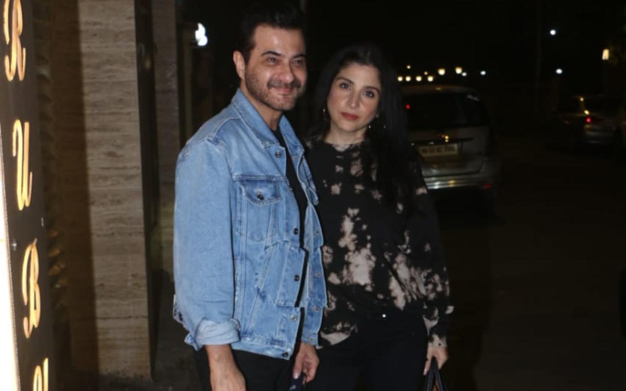 Maheep Kapoor was snapped with her husband Sanjay Kapoor. Maheep was recently seen in the recently released Fabulous Lives of Bollywood Wives. In Fabulous Lives of Bollywood Wives, Maheep Kapoor, Neelam Kothari, Seema Khan, and Bhavana Pandey, wives of Sanjay Kapoor, Samir Soni, Sohail Khan, and Chunky Pandey will give a glimpse of their homes and lives, giving a sneak peek into what it takes to be oh-so-fabulous.