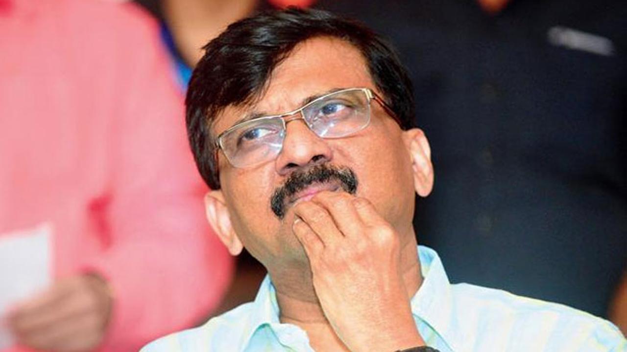 Mumbai farmers' rally: Sanjay Raut cautions protesters against COVID-19 Sanjay Raut. File Pic
