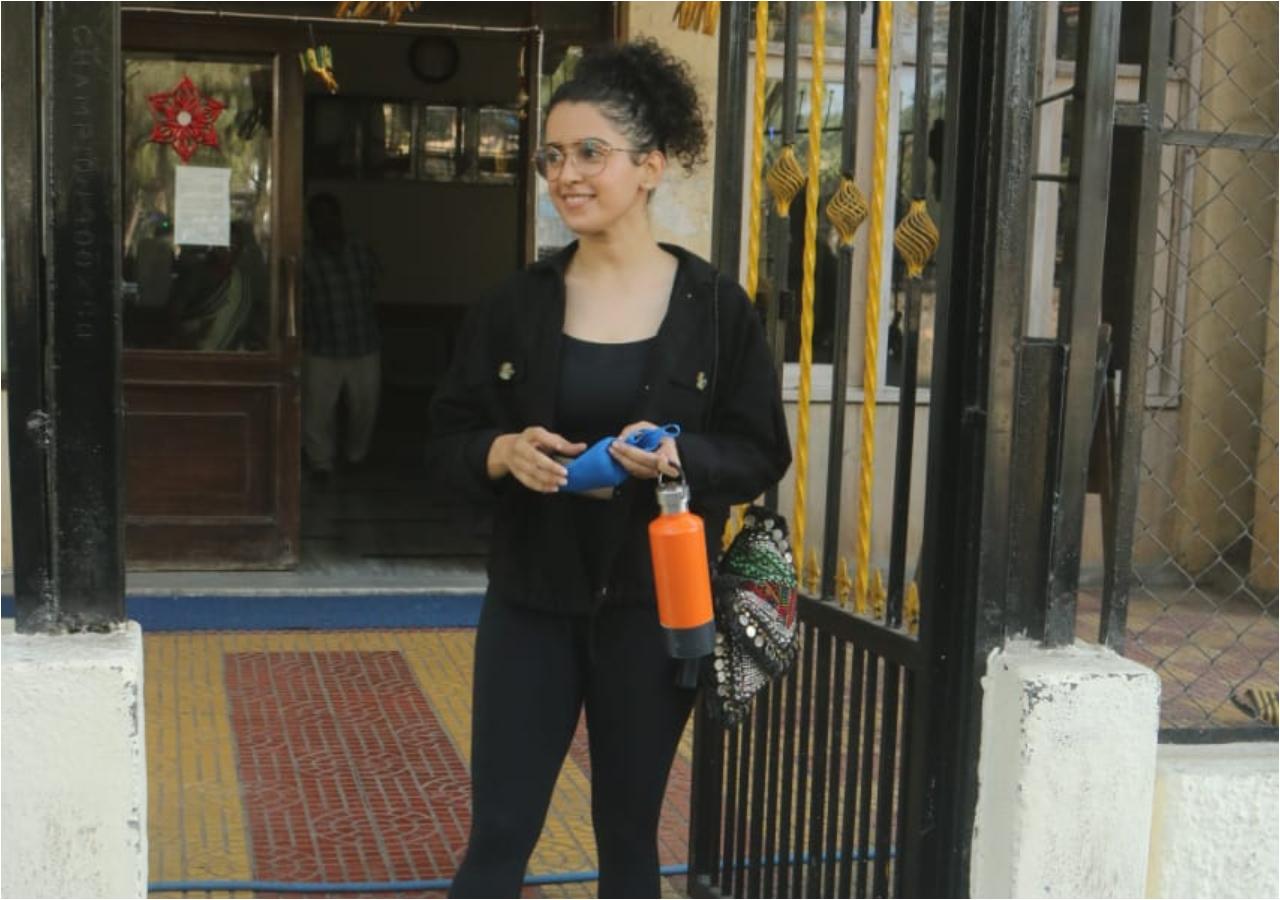 Sanya Malhotra was snapped burning her calories at her gym. On the work front, she was last seen in Anurag Basu's Ludo. She shared screen space with prominent actors like Abhishek Bachchan, Fatima Sana Shaikh, Aditya Roy Kapur, and Rajkummar Rao. The film opened up to mixed reviews from the critics.