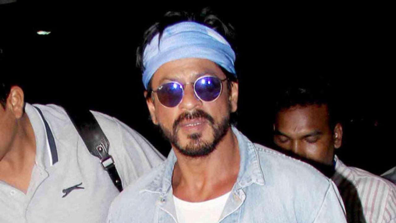 Shah Rukh Khan asks if he is 'affable', fans respond